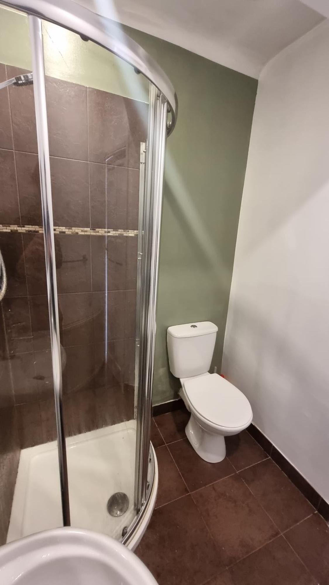 En Suite Room With Kitchen Facilities Нотингам Екстериор снимка
